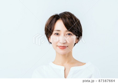 ミドル女性のビューティ 87387664