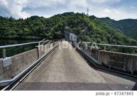 柳瀬ダムの天端 87387865