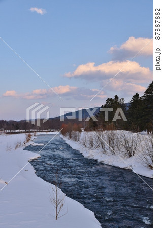 夕暮れの無加川 北海道 夕暮れの無加川 北海道 87387882