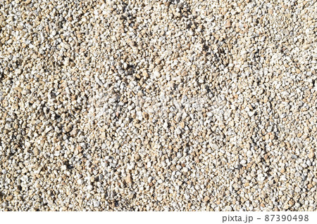 黄色の玉砂利 87390498