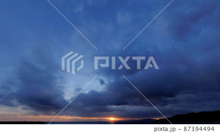 雲の姿がダイナミックな冬の夕空・超広角・220220pm 雲の姿がダイナミックな冬の夕空・超広角・220220pm 87394494