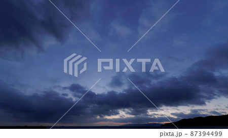 雲の姿がダイナミックな冬の夕空・超広角・220220pm 雲の姿がダイナミックな冬の夕空・超広角・220220pm 87394499