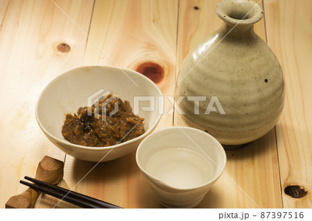 蕗味噌と日本酒 蕗味噌と日本酒 87397516