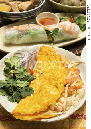 ベトナム料理の食卓 87397576