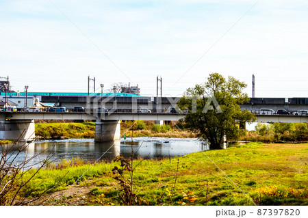杜の都仙台 晩秋 広瀬川 広瀬橋、新幹線鉄橋 右岸遊歩道から下流の眺望 杜の都仙台 晩秋 広瀬川 広瀬橋、新幹線鉄橋 右岸遊歩道から下流の眺望 87397820
