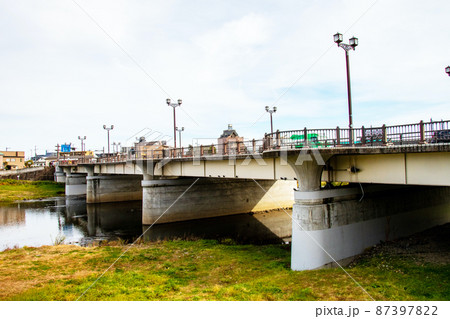 杜の都仙台　晩秋　広瀬川　広瀬橋　右岸遊歩道からの眺望 87397822
