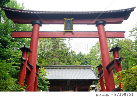 日本 山梨県 北口 本宮 富士浅間神社 鳥居 87399251