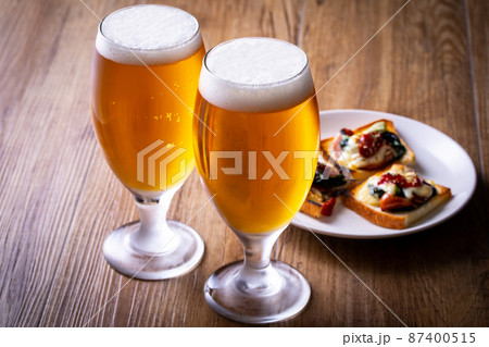 ビールを楽しむ ビールを楽しむ 87400515
