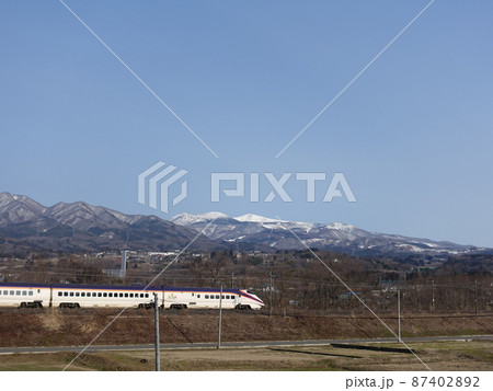 蔵王と山形新幹線 つばさ 蔵王と山形新幹線 つばさ 87402892