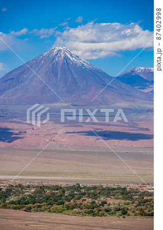 サン・ペドロ・デ・アタカマとリカンカブール山 サン・ペドロ・デ・アタカマとリカンカブール山 87402998