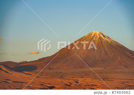 夕日に照らされるリカンカブール山 夕日に照らされるリカンカブール山 87403002