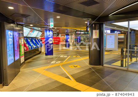 東京都 渋谷駅の地下通路 東京都 渋谷駅の地下通路 87404943