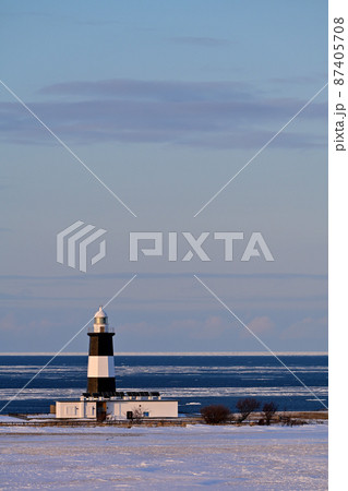 夕日をを浴びた能取岬灯台 夕日をを浴びた能取岬灯台 87405708