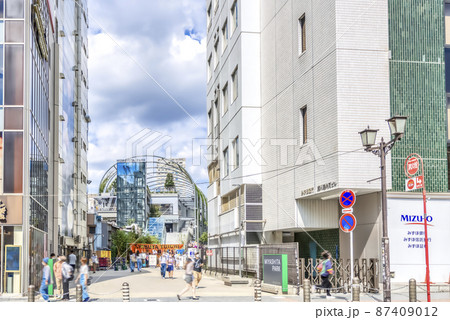 東京都渋谷区の都市風景　ミヤシタパーク 87409012