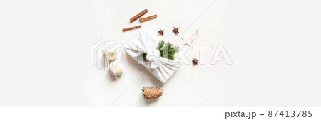 Christmas reusable sustainable gift. Banner 87413785