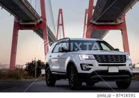 大型のSUV 87416591
