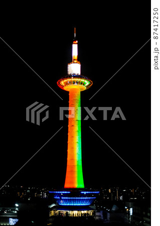 クリスマスライトアップされた京都タワー クリスマスライトアップされた京都タワー 87417250