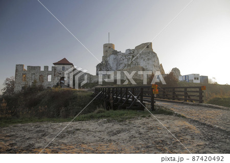 Rabsztyn medieval castle in Silesia, Poalnd Rabsztyn medieval castle in Silesia, Poalnd 87420492