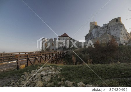 Rabsztyn medieval castle in Silesia, Poalnd Rabsztyn medieval castle in Silesia, Poalnd 87420493
