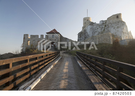 Rabsztyn medieval castle in Silesia, Poalnd Rabsztyn medieval castle in Silesia, Poalnd 87420503