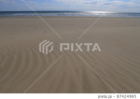 房総半島の九十九里浜のビーチと海 87424965