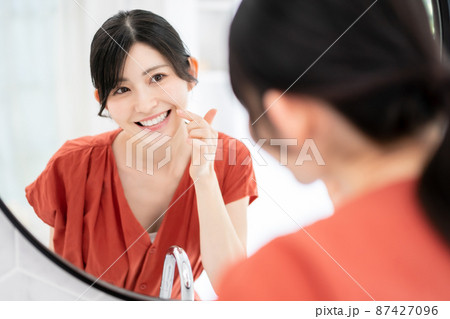 白い歯 87427096