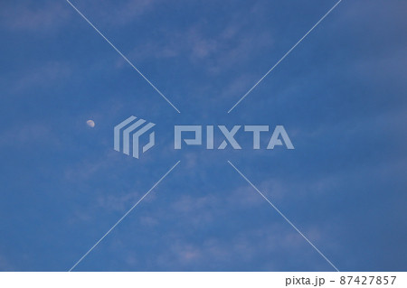青空 雲 月 青空 雲 月 87427857
