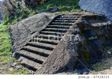 島根半島　四十二浦　野井浦の　にさかしのい神社 87428214