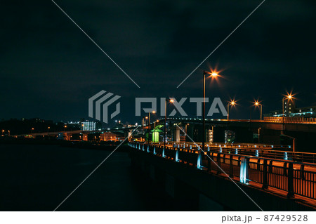 沖縄 泊大橋夜景 沖縄 泊大橋夜景 87429528
