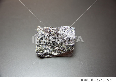 鉱物標本　菫青石 87431571