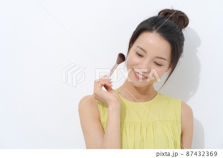 20代女性　メイクアップ 87432369