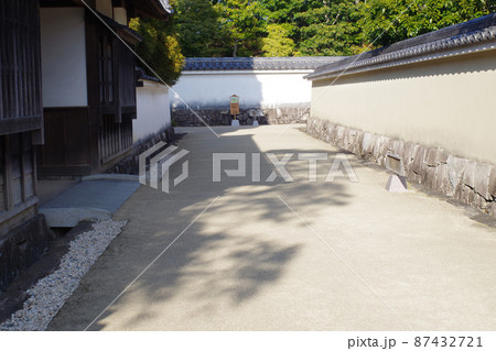 好古園の築地塀の景色 87432721
