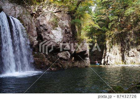 特別名勝三段峡二段滝の景色 特別名勝三段峡二段滝の景色 87432726