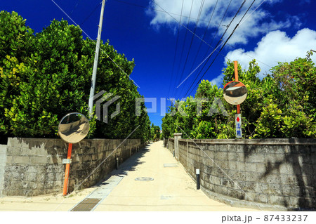 沖縄　渡名喜島の風景 87433237