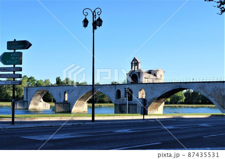 フランス アヴィニョンのサンベネゼ橋 フランス アヴィニョンのサンベネゼ橋 87435531