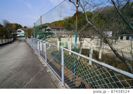 【休校】倉敷市立琴浦北小学校の風景5　岡山県倉敷市 87438524