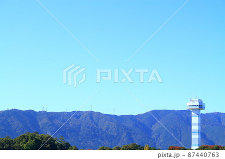 岐阜県海津市、長良川と水の緑の舘・展望タワーの風景 87440763