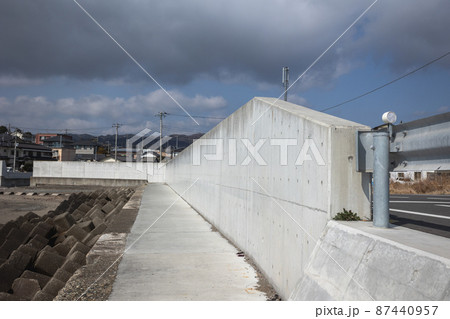 茨城県日立市　会瀬港の防潮堤 87440957