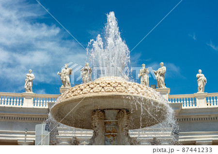 Fountain of St. Peter's Square, Maderno fountain in Vatican city, Rome, Italy 87441233