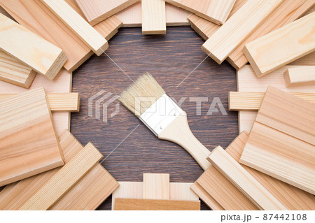 木材と刷毛 木材の塗装 イメージ 木材と刷毛 木材の塗装 イメージ 87442108