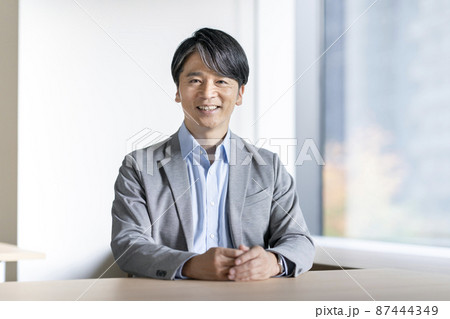 笑顔の50代の男性　撮影協力「LINK FOREST」 87444349