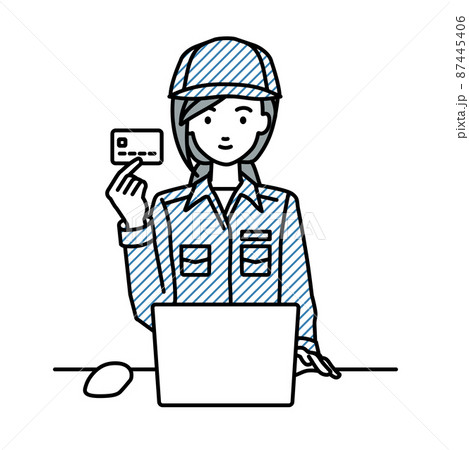 デスクで座ってPCを使いながらクレジットカードを手に持っている作業員の女性 デスクで座ってPCを使いながらクレジットカードを手に持っている作業員の女性 87445406