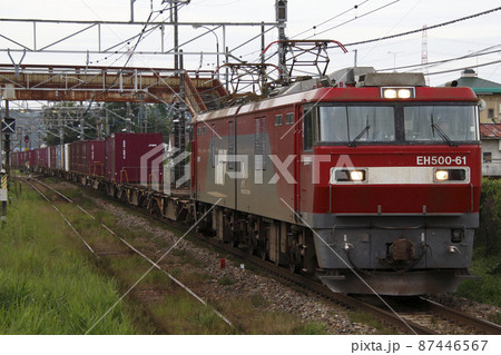 宇都宮線を行くEH500形牽引の貨物列車（栃木県内） 87446567