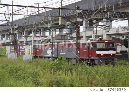 EH500形1号機牽引の貨物列車（黒磯駅） 87446579