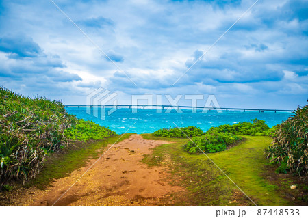 宮古島  西平安名崎から望む風景 宮古島  西平安名崎から望む風景 87448533