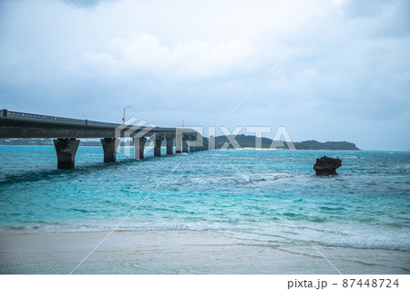 宮古島　 池間大橋駐車場から望む絶景 87448724