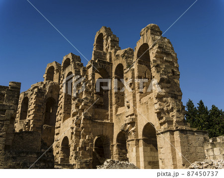 チュニジア・エルジェムの円形闘技場 Amphitheatre of El Jem, Tunisia 87450737