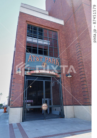 AT&Tパークの2nd street gate 87451579