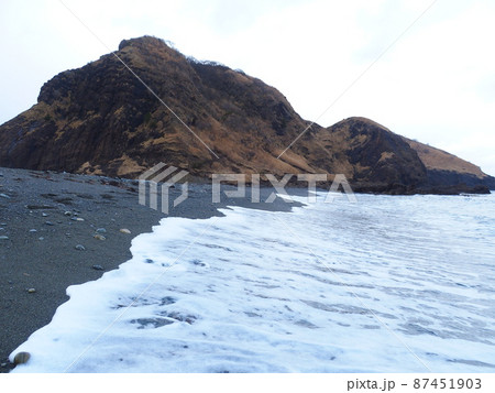 二ツ亀 佐渡島 波打ち際 二ツ亀 佐渡島 波打ち際 87451903