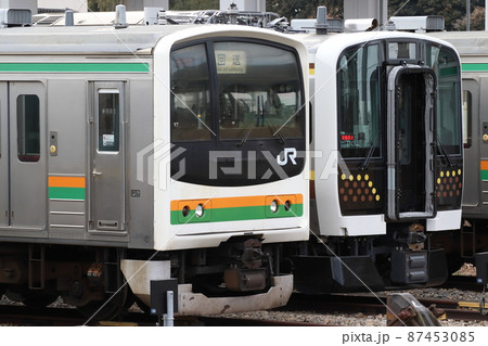 小山電車区で留置中の宇都宮線E131系・205系 小山電車区で留置中の宇都宮線E131系・205系 87453085